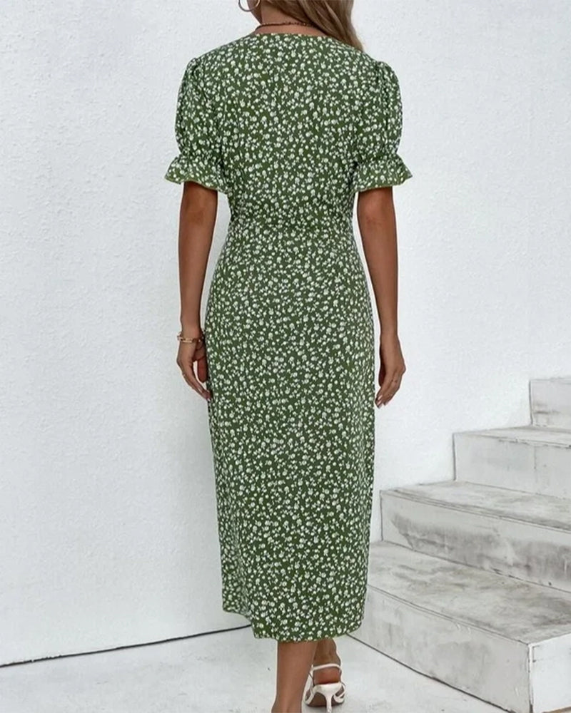 Lune London | Chic wrap midi dress with floral pattern and button detail Elegant dress with V-neck and floral print