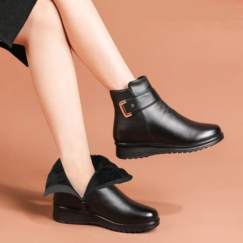 Lune London | Orthopedic boots for women with metal buckle in genuine leather and wool