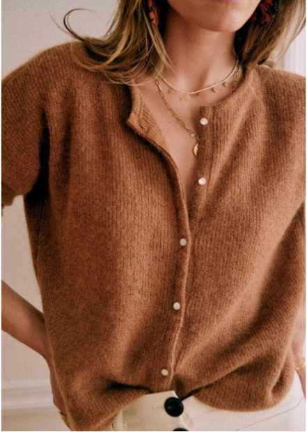 Lune London | Cozy women's cardigan with V-neck and buttons