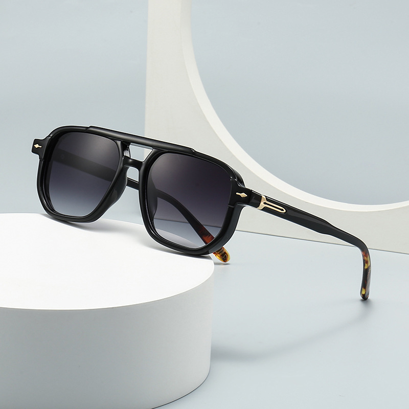 Lune London | Sunglasses with UV protection