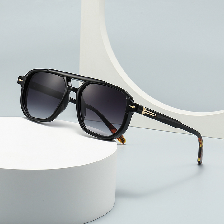 Lune London | Sunglasses with UV protection