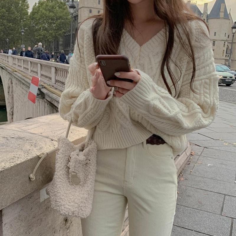 Lune London | Knit Sweater - Cable Knit - V Neck - Casual Fit - Long Sleeves