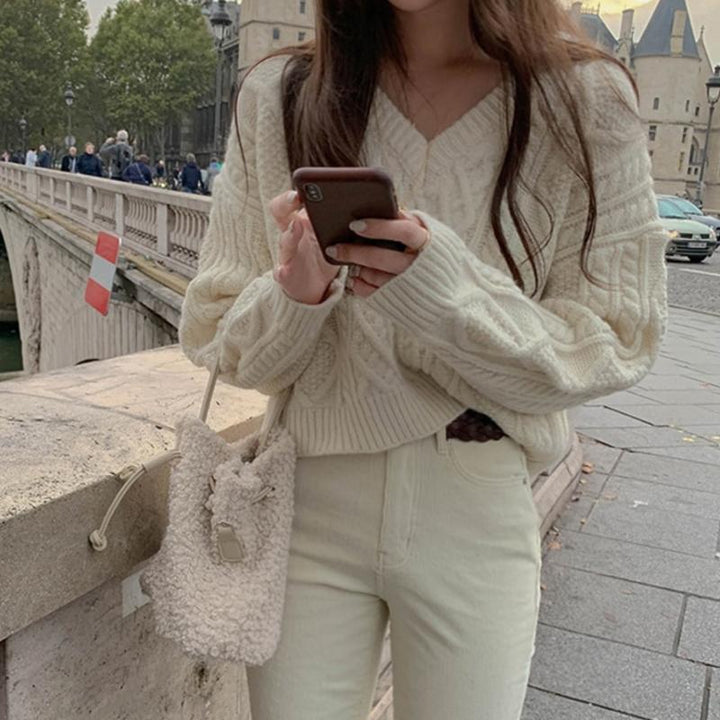 Lune London | Knit Sweater - Cable Knit - V Neck - Casual Fit - Long Sleeves