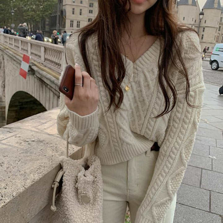 Lune London | Knit Sweater - Cable Knit - V Neck - Casual Fit - Long Sleeves