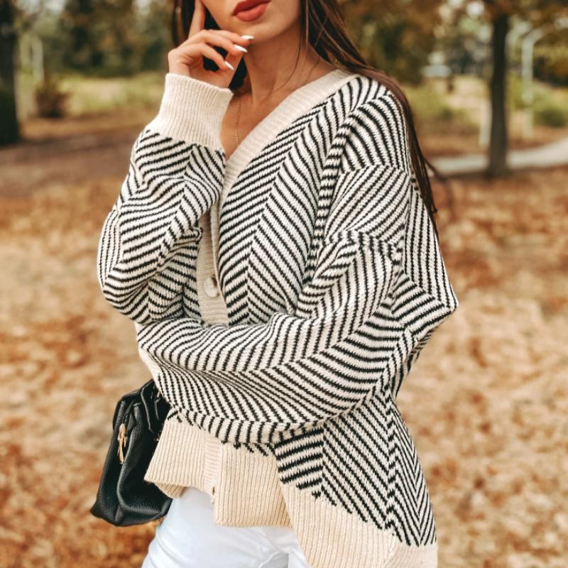 Lune London | Cardigan - Houndstooth Pattern - V-Neck - Button Closure - Ribbed Edges