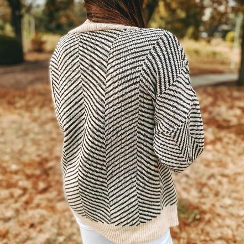 Lune London | Cardigan - Houndstooth Pattern - V-Neck - Button Closure - Ribbed Edges