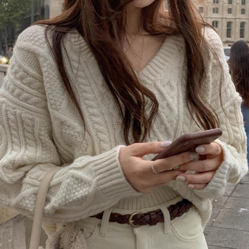 Lune London | Knit Sweater - Cable Knit - V Neck - Casual Fit - Long Sleeves