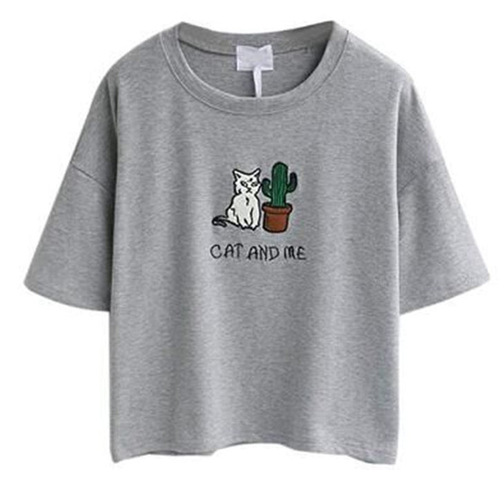 Women's casual T-shirt with cute cat and plant design Lune London