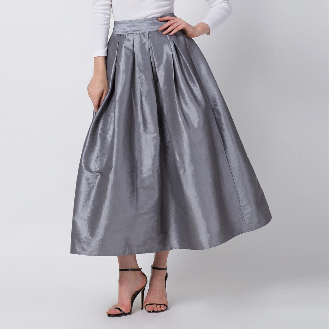 Women's maxi skirt made of shimmering satin with a wide cut Lune London