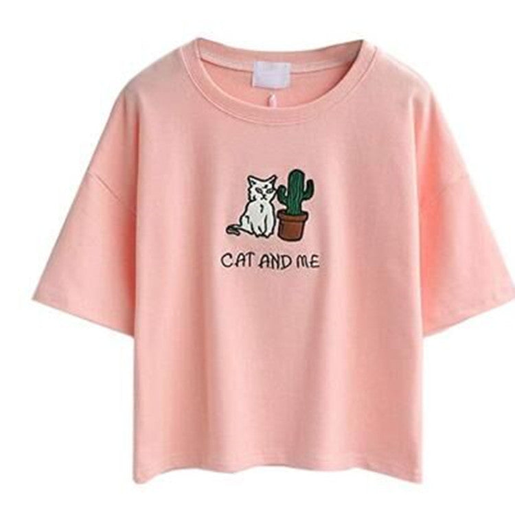 Women's casual T-shirt with cute cat and plant design Lune London