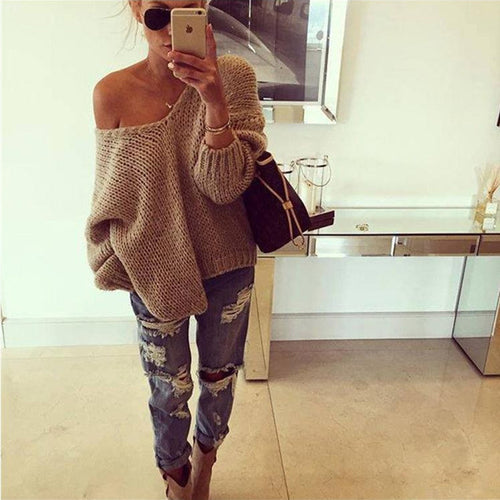 Knitted V-neck sweater for women with a casual cut Lune London