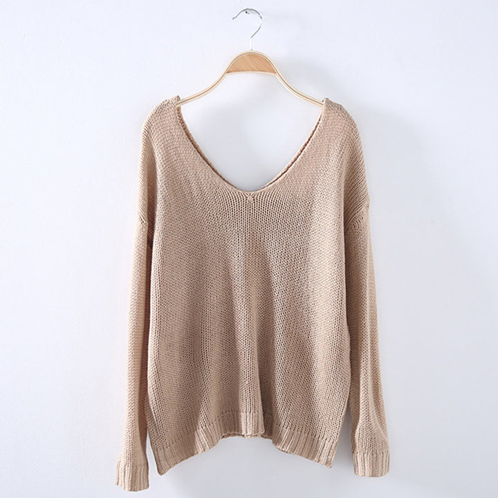 Knitted V-neck sweater for women with a casual cut Lune London