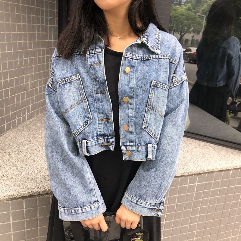 Veste en jean courte tendance pour femmes avec poches pratiques Chic & Stil