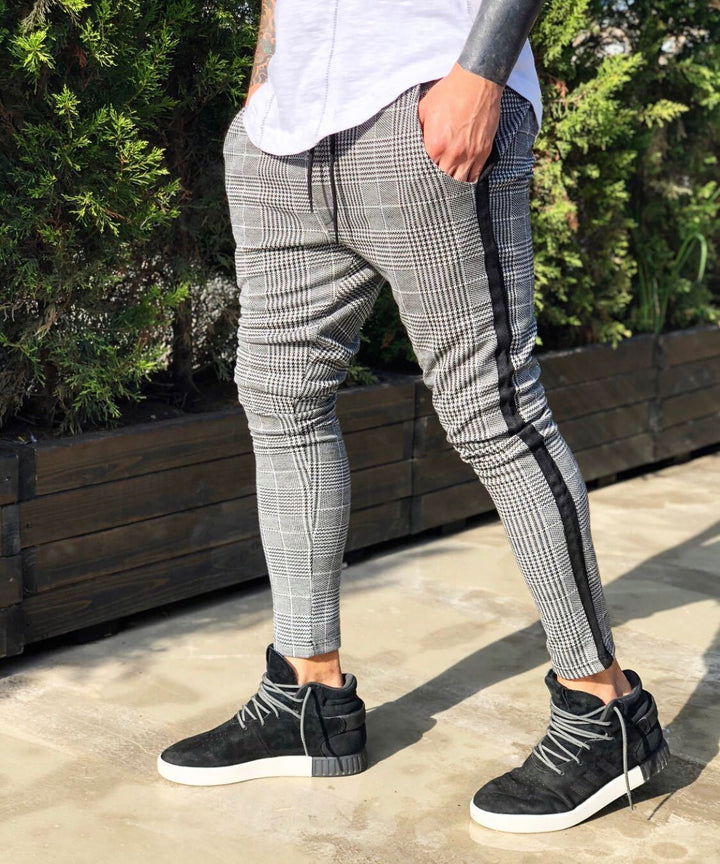 Slim-fit leisure pants for men with check pattern and elastic waist Lune London