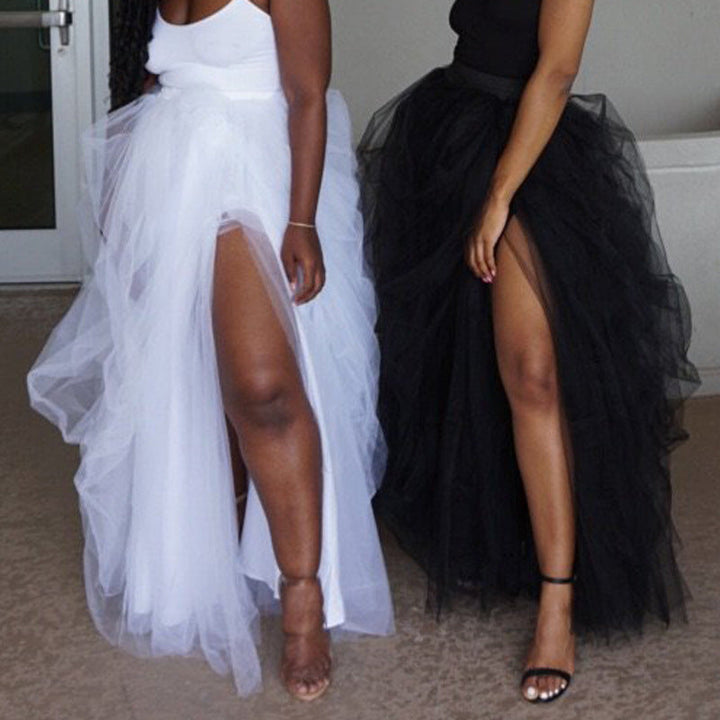 Women's Tulle Skirt with High Slit and Voluminous Design Lune London