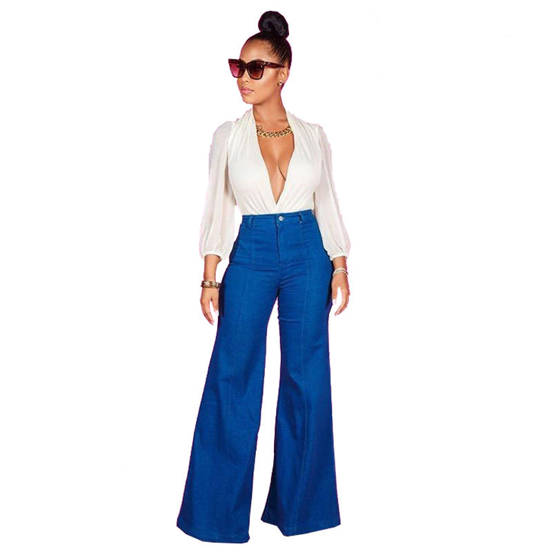 High waisted flared jeans for women with a relaxed fit and a trendy design Lune London