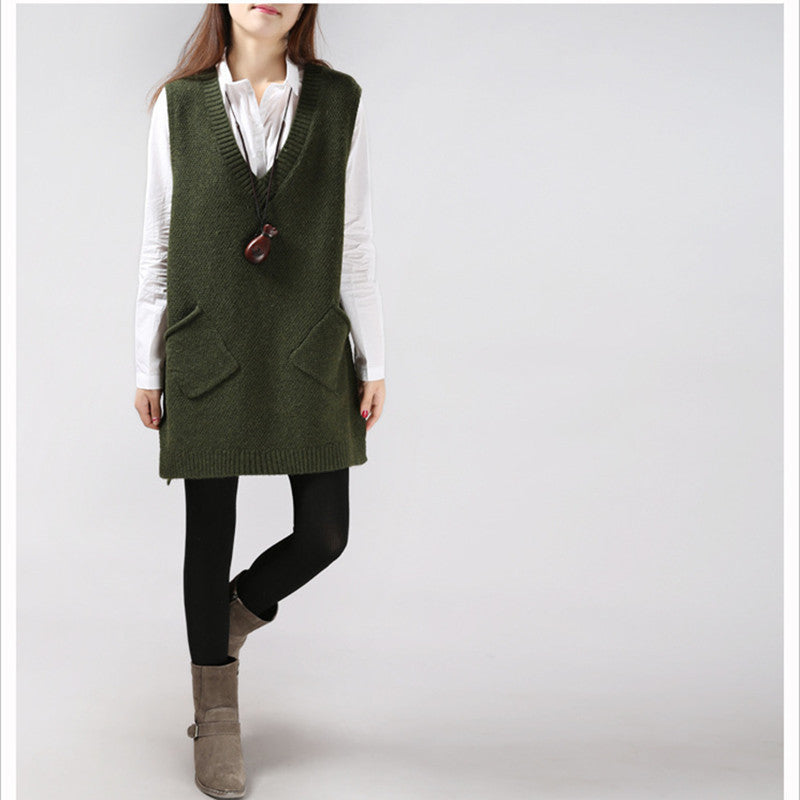 Knit vest for women with deep V-neck and practical pockets Lune London