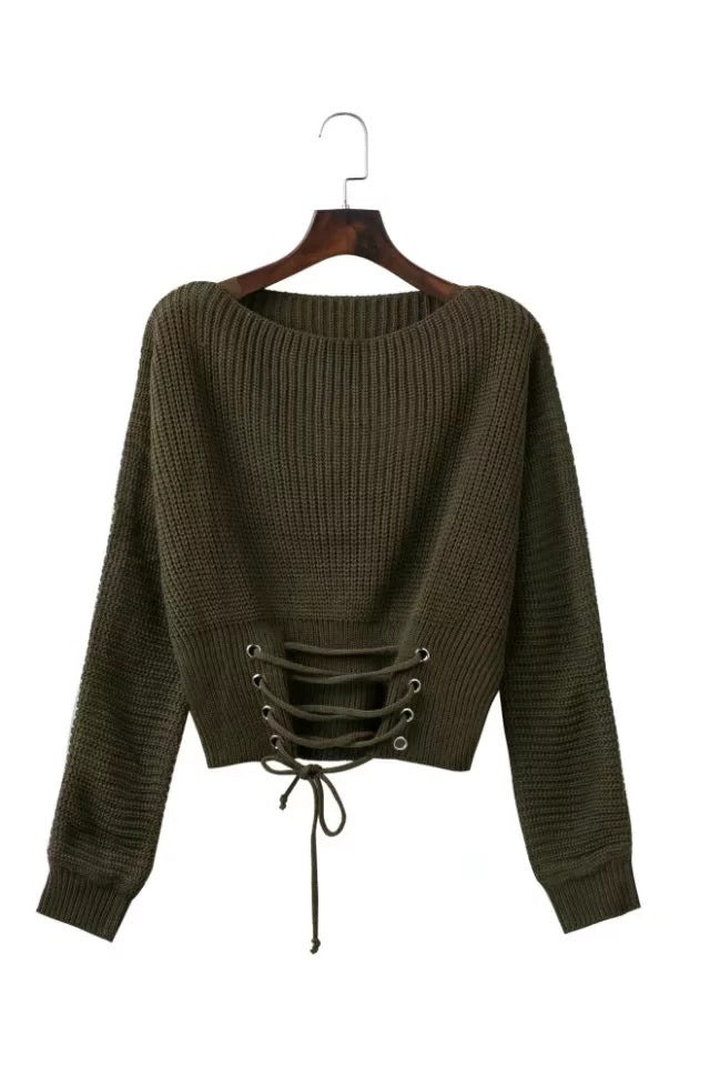 Pull en tricot pour femmes avec un design de lacet original au dos et une coupe large Lune London