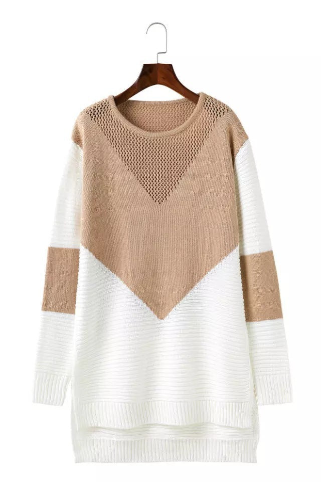 Chunky knit sweater for women with a modern color block design and a discreet V-neck Lune London