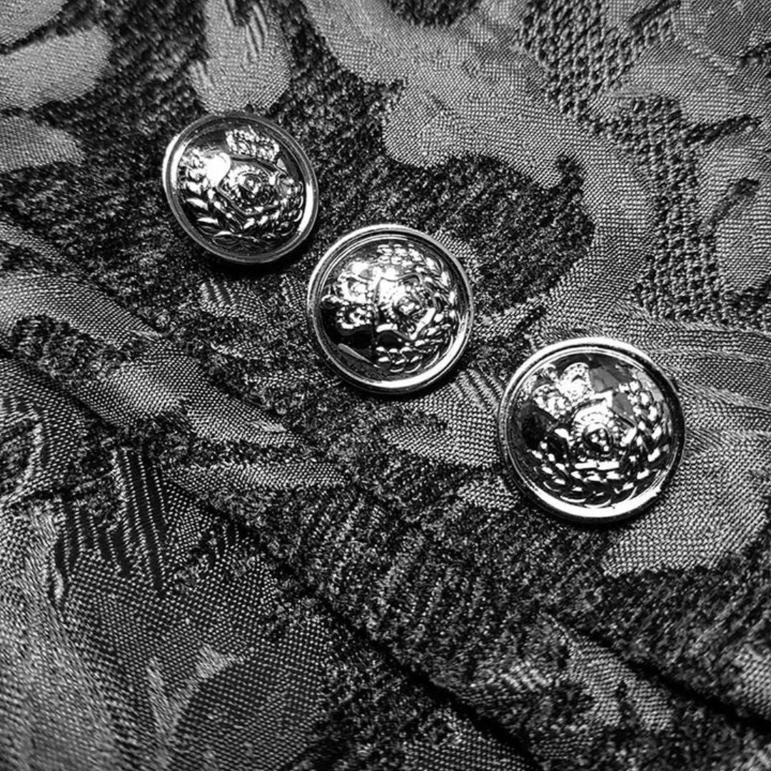 Chic und Stil | Victorian Inspired Tailcoat with Embossed Brocade Pattern