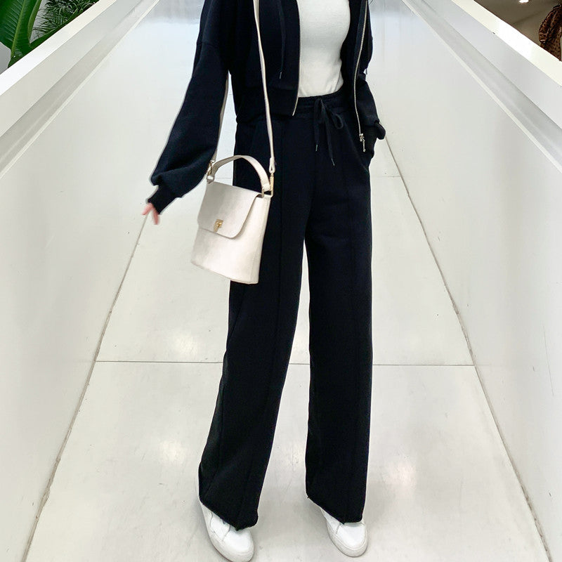Ensemble de vêtements de détente décontracté pour femmes avec hoodie zippé court et pantalon large Chic & Stil