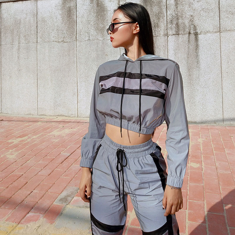 Lady Short Hooded Sweatshirt with Chic Sport Stripe Design