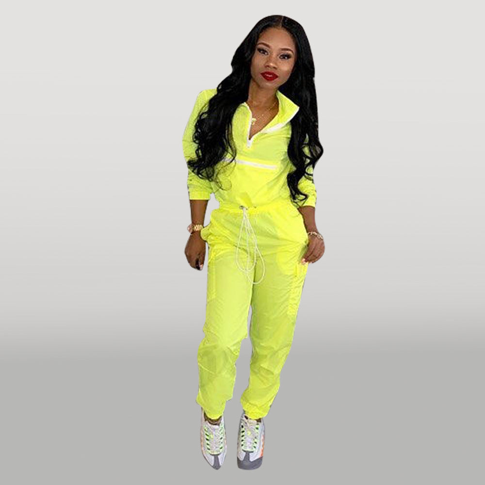 Women's sports set with practical zipper and elastic waistband Lune London