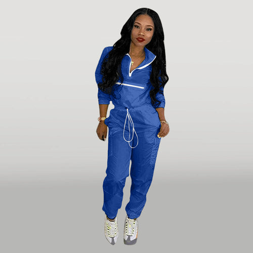 Women's sports set with practical zipper and elastic waistband Lune London