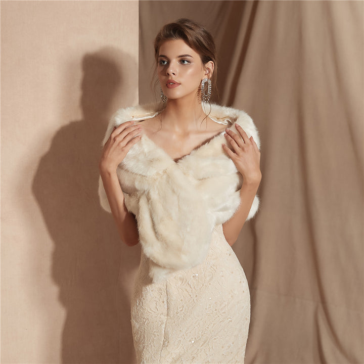 Women Elegant Faux Fur Scarf Lune London