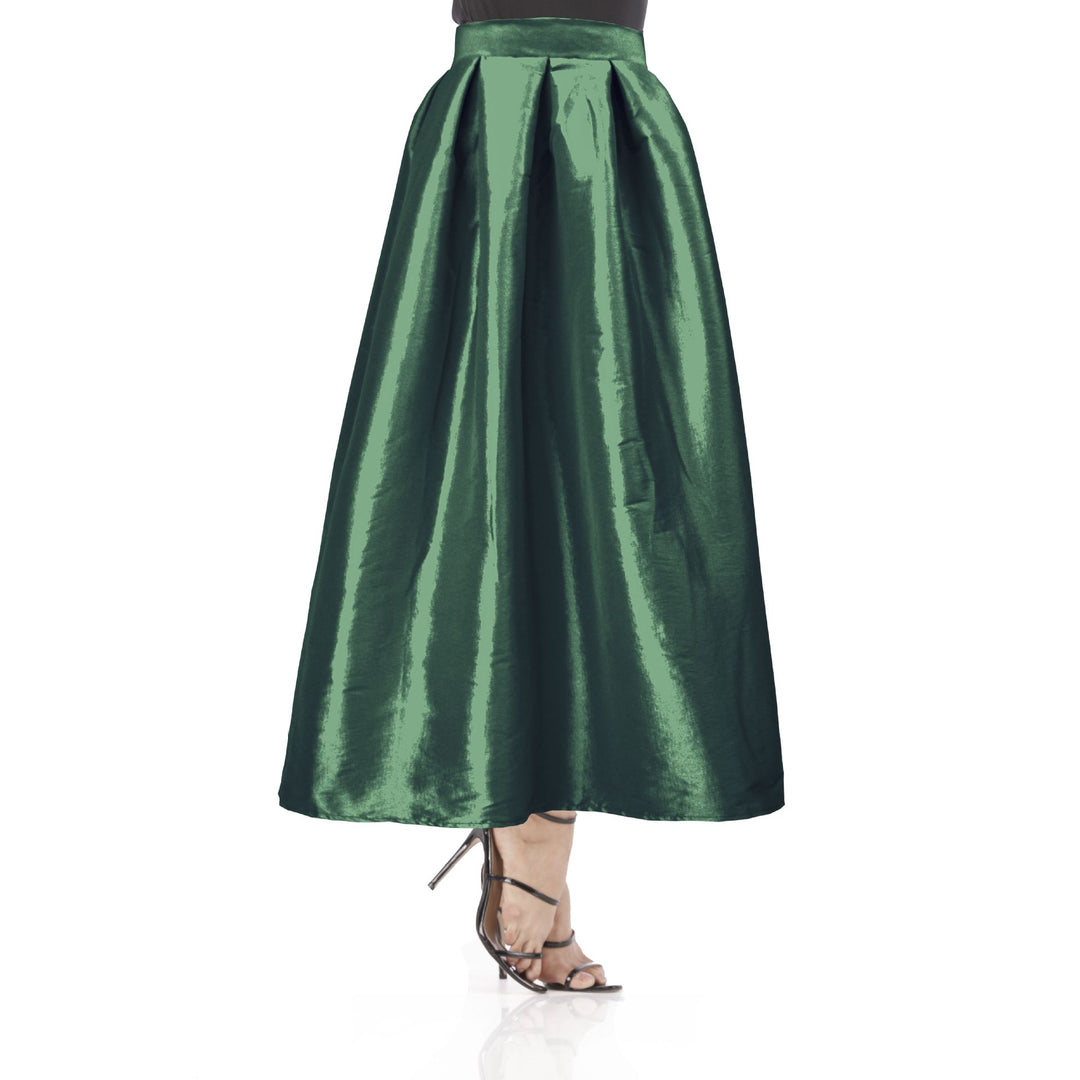 Women's maxi skirt made of shimmering satin with a wide cut Lune London