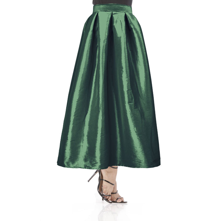 Women's maxi skirt made of shimmering satin with a wide cut Lune London