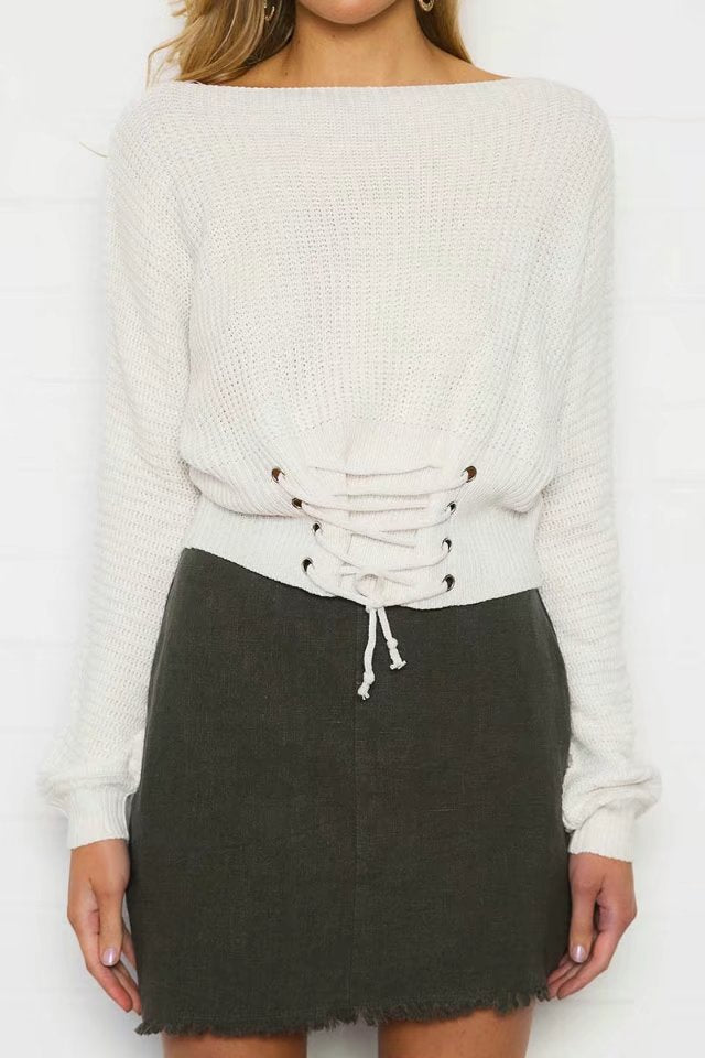 Short knitted pullover for women with laced detail Lune London
