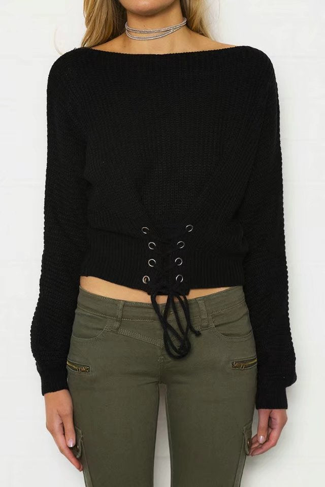 Short knitted pullover for women with laced detail Lune London