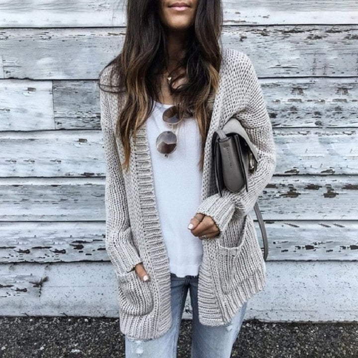 Ladies cardigan in chunky knit with patch pockets and relaxed fit Lune London
