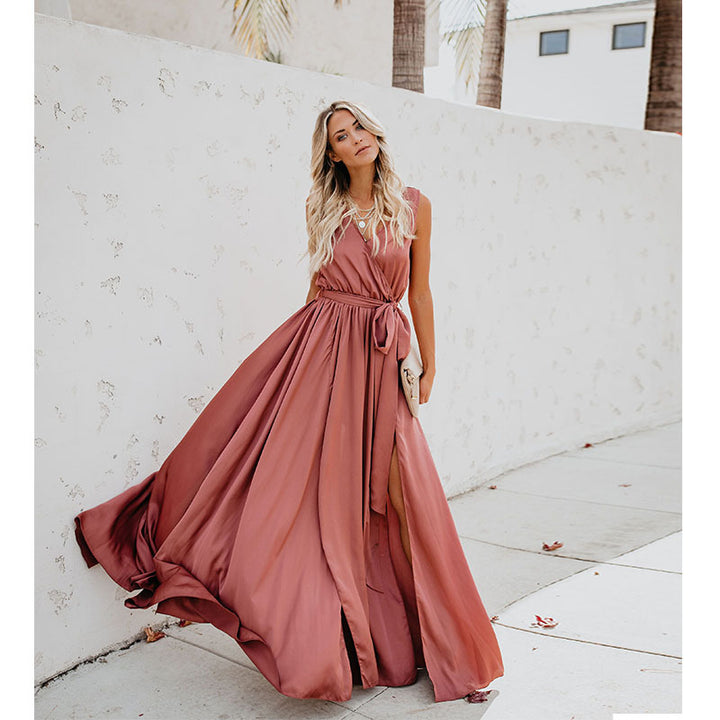 Ladies Elegant Maxi Dress with Flowing Skirt and Simple Silhouette Lune London