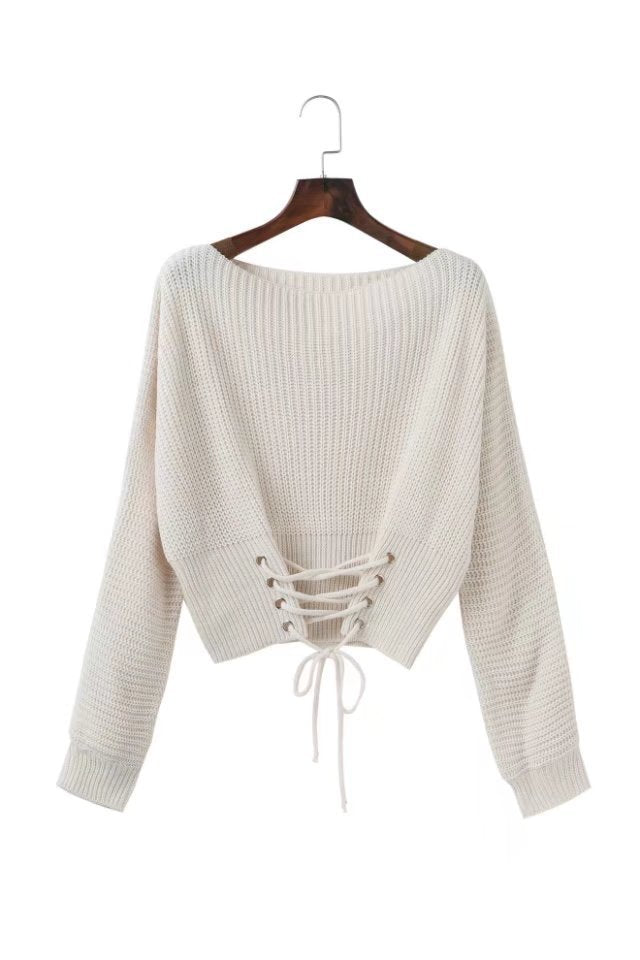 Short knitted pullover for women with laced detail Lune London