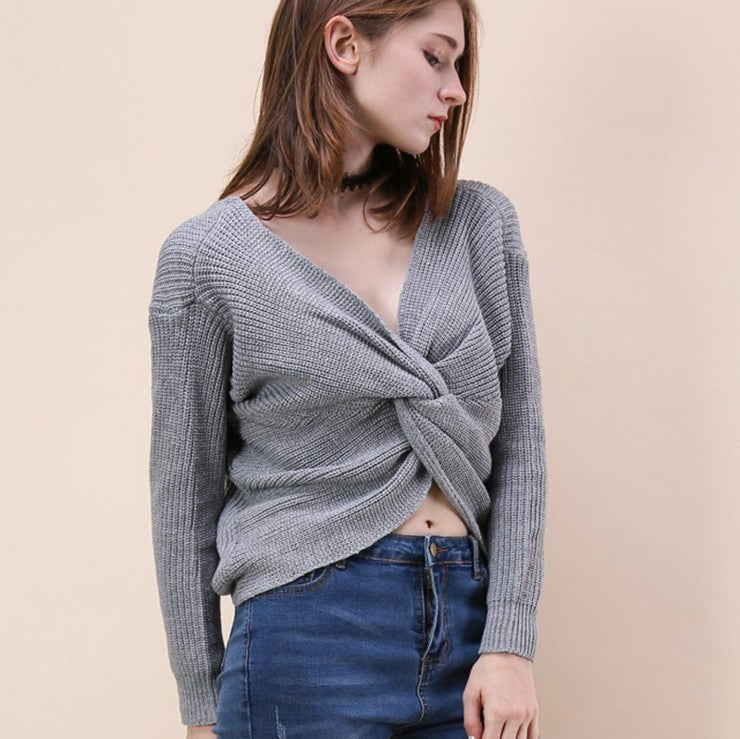 Casual knit sweater for women with a plunging back detail and an oversized cut Lune London