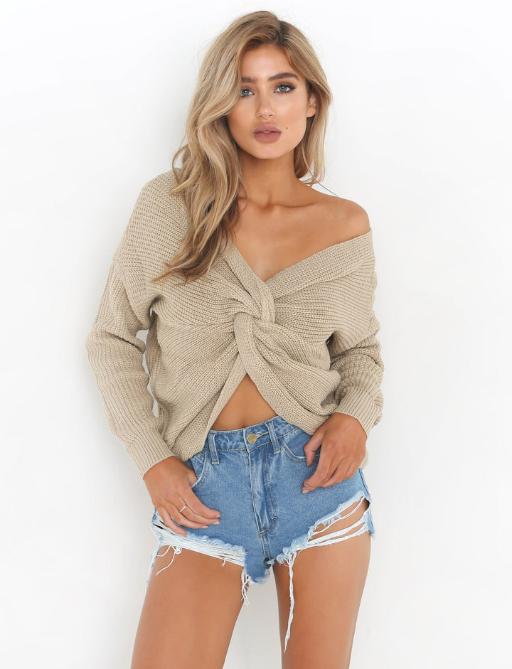 Casual knit sweater for women with a plunging back detail and an oversized cut Lune London