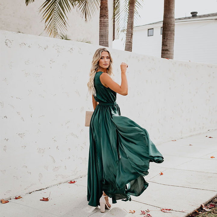 Ladies Elegant Maxi Dress with Flowing Skirt and Simple Silhouette Lune London
