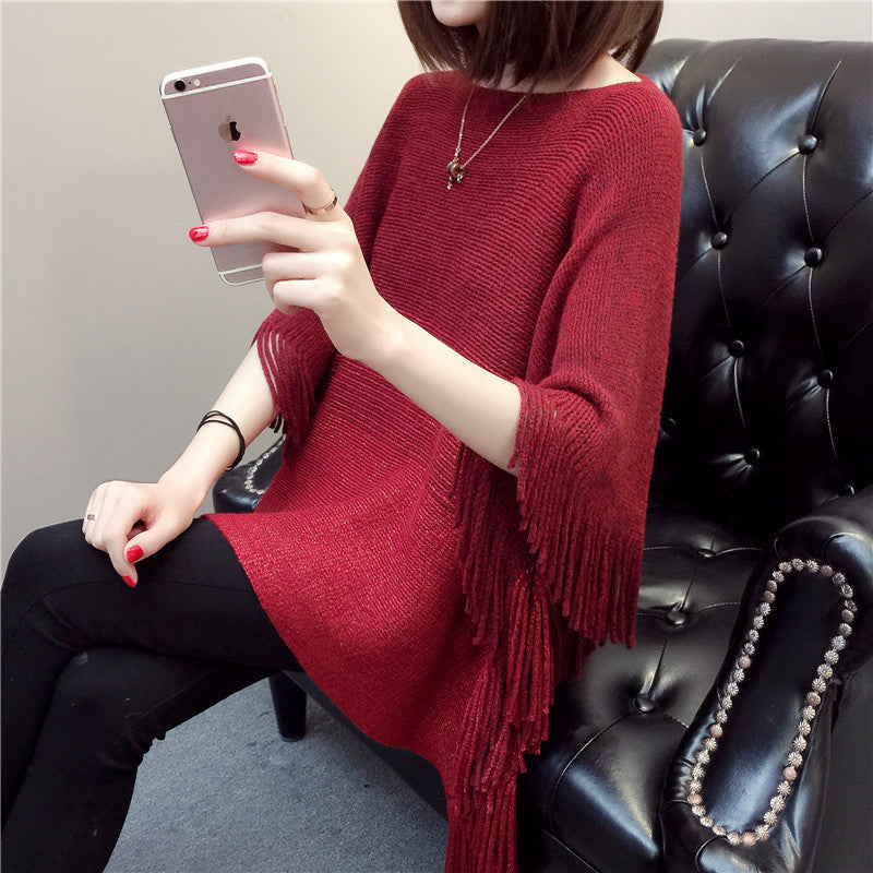 Ladies knitted poncho with fringes and trendy color gradient Lune London