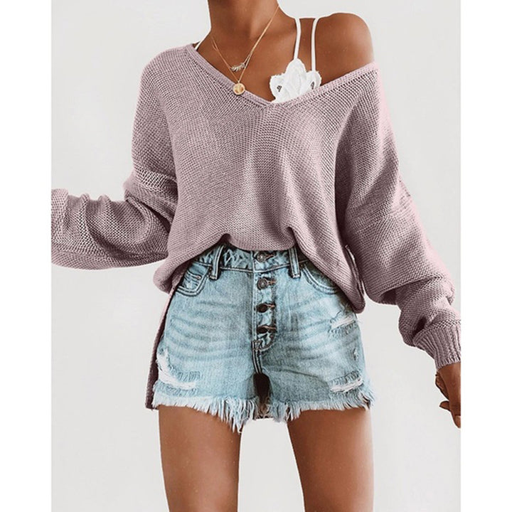 Casual pullover for women with deep V-neck and raglan sleeves Lune London