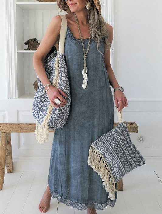 Robe maxi pour femmes avec de fines bretelles spaghetti et une élégante décoration en dentelle Chic & Stil