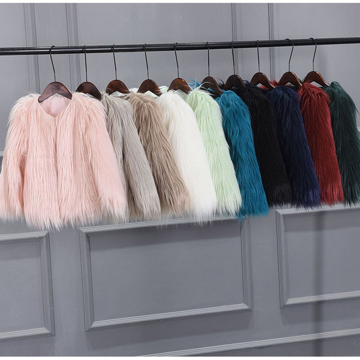 Ladies Luxurious Faux Fur Jacket with Voluminous Collar Lune London