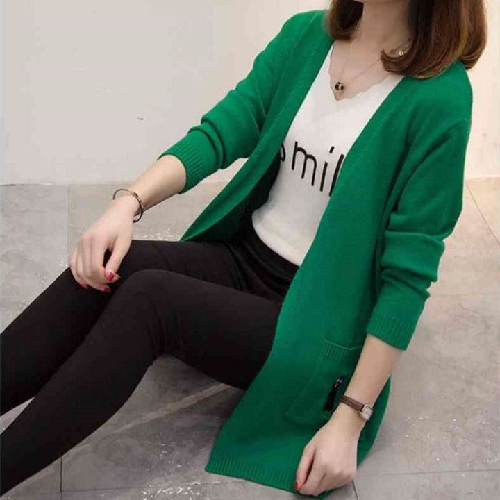 Cardigan pour femmes avec un motif de chat ludique et poches profondes Chic & Stil