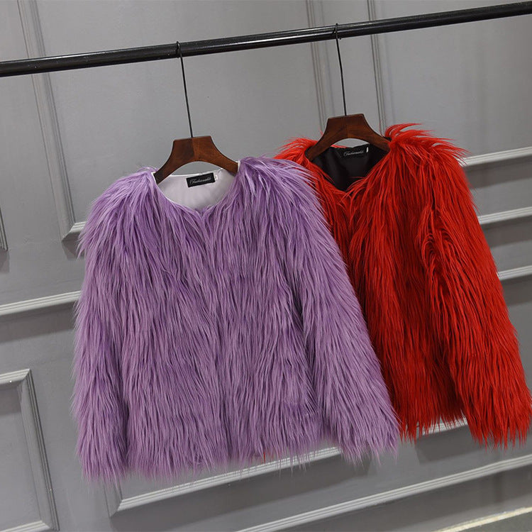 Ladies Luxurious Faux Fur Jacket with Voluminous Collar Lune London