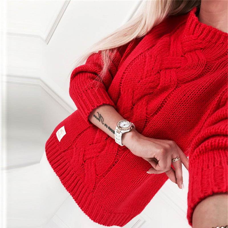 Chunky knit sweater for women with an elegant cable pattern and a casual fit Lune London