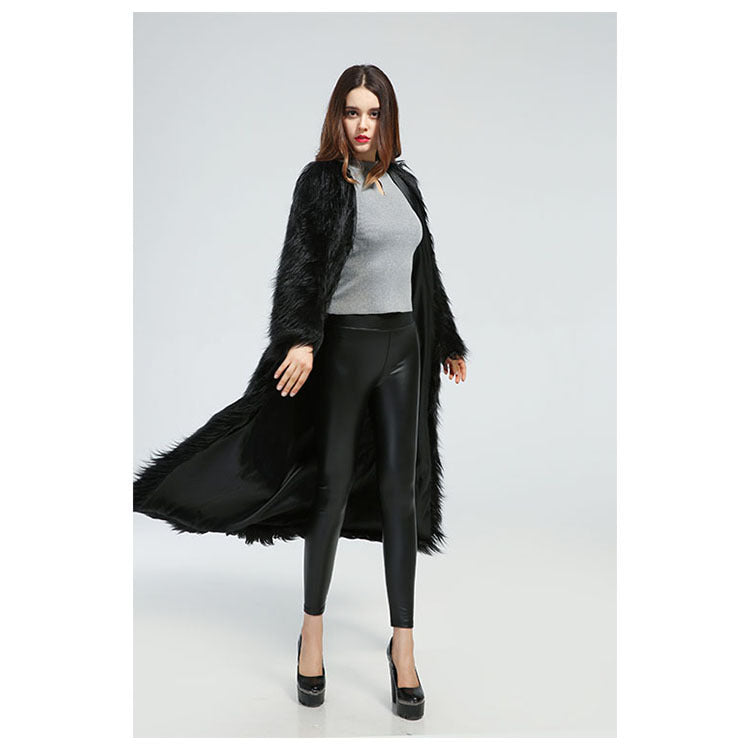 Elegant mid-length dress for women with luxurious faux fur Lune London