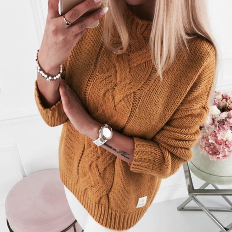 Chunky knit sweater for women with an elegant cable pattern and a casual fit Lune London