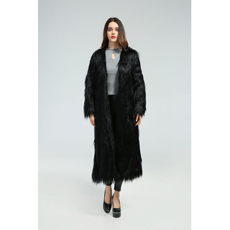 Elegant mid-length dress for women with luxurious faux fur Lune London
