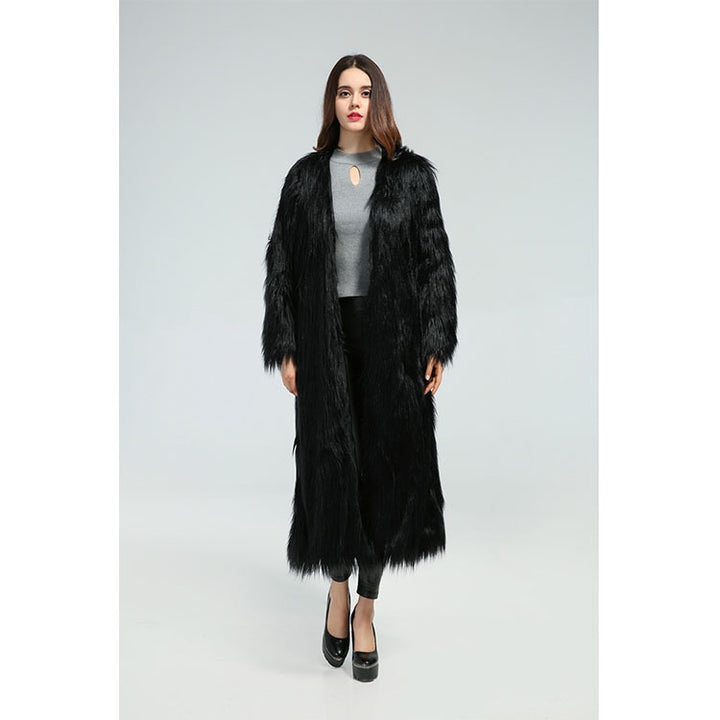 Elegant mid-length dress for women with luxurious faux fur Lune London